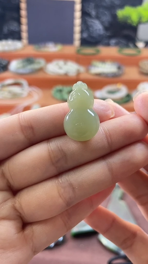 颈饰未镶嵌和田玉和田玉青海料葫芦带证书