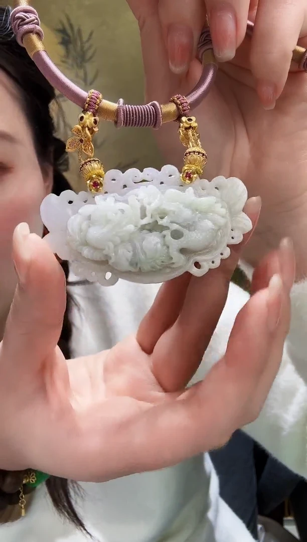 颈饰未镶嵌翡翠吊坠