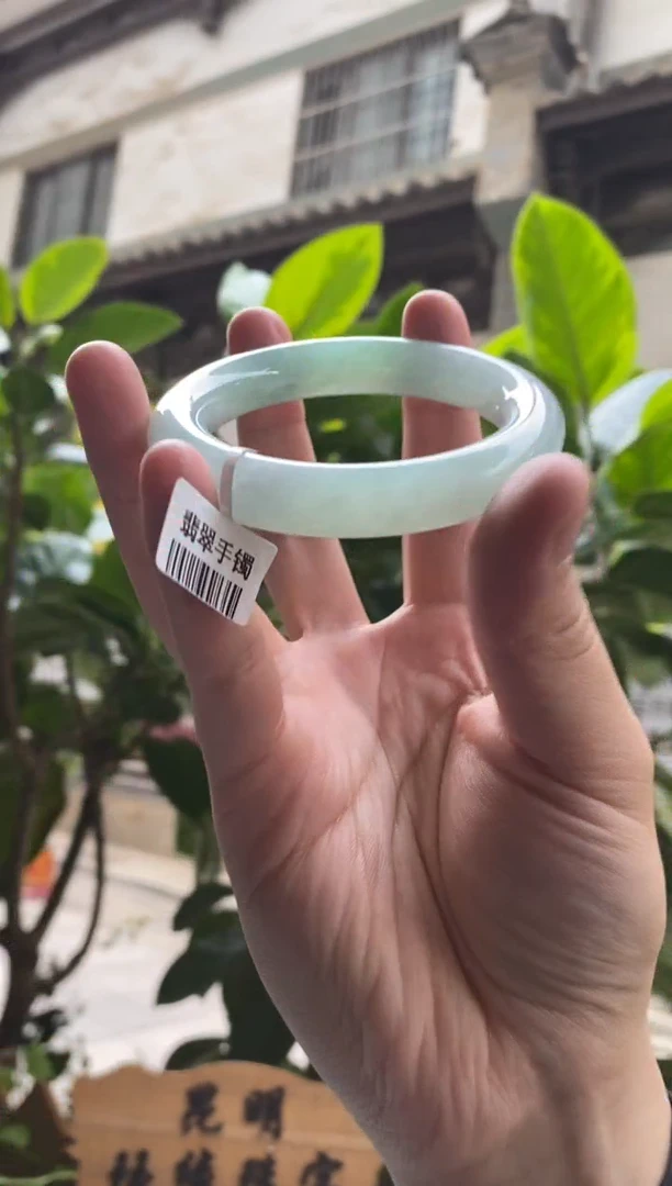 翡翠手镯未镶嵌55圆条