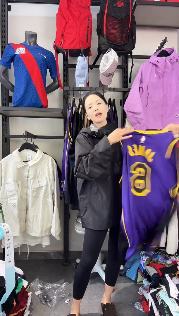 132编码 瑕疵款直播间过款为准 尺码3XL