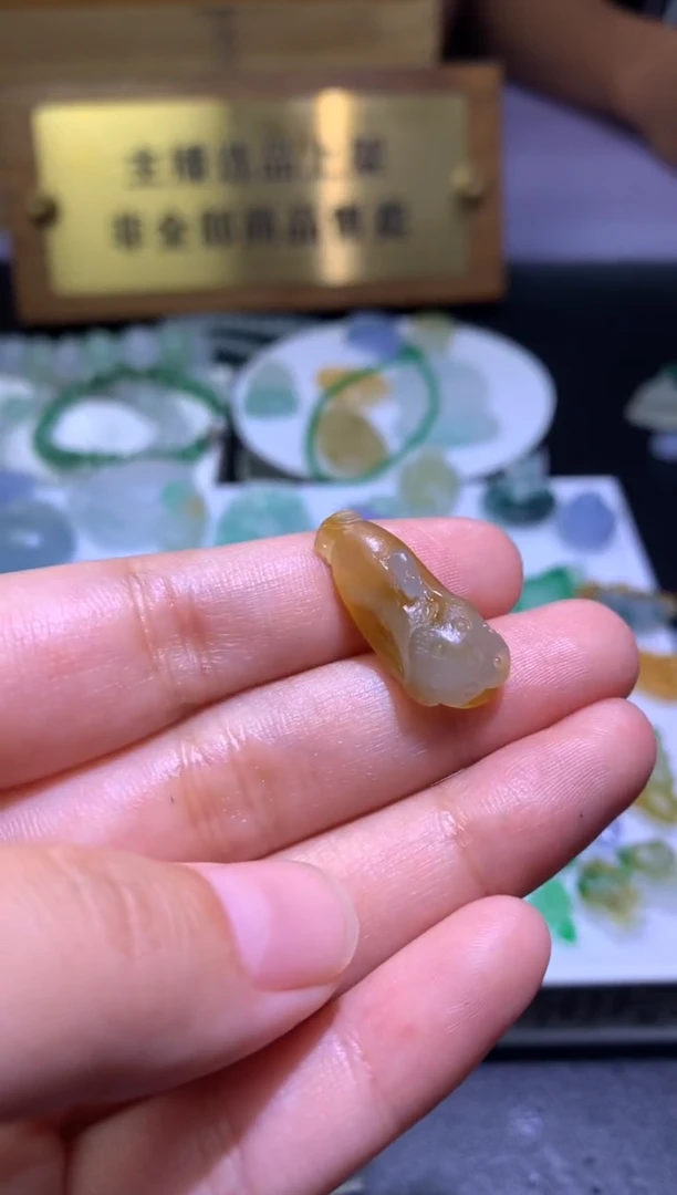 未镶嵌定制翡翠毛货