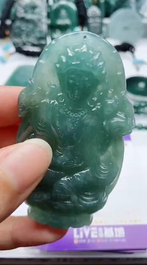 翡翠未镶嵌颈饰