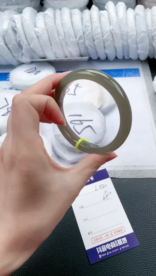 【闪购商品】和田玉手镯未镶嵌L540