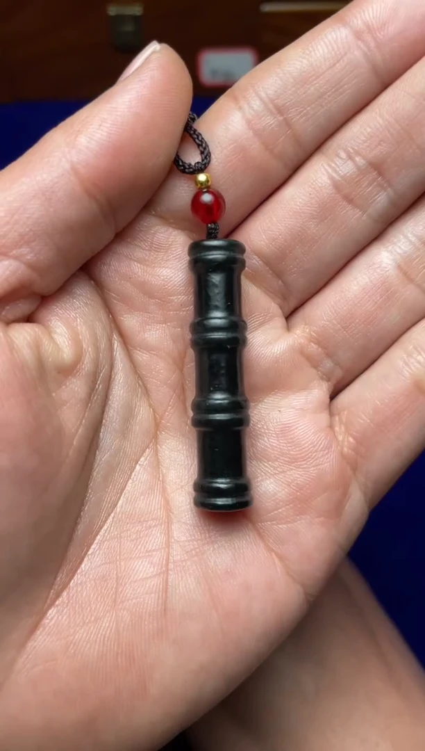 未镶嵌和田玉挂件郑*成和田玉