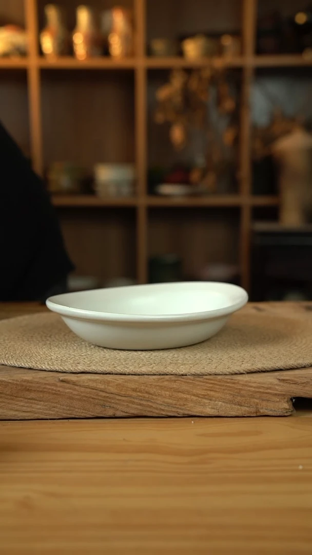 白色系列的8英寸元宝鱼盘1个