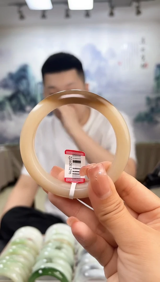 和田玉手镯未镶嵌57圈口5296