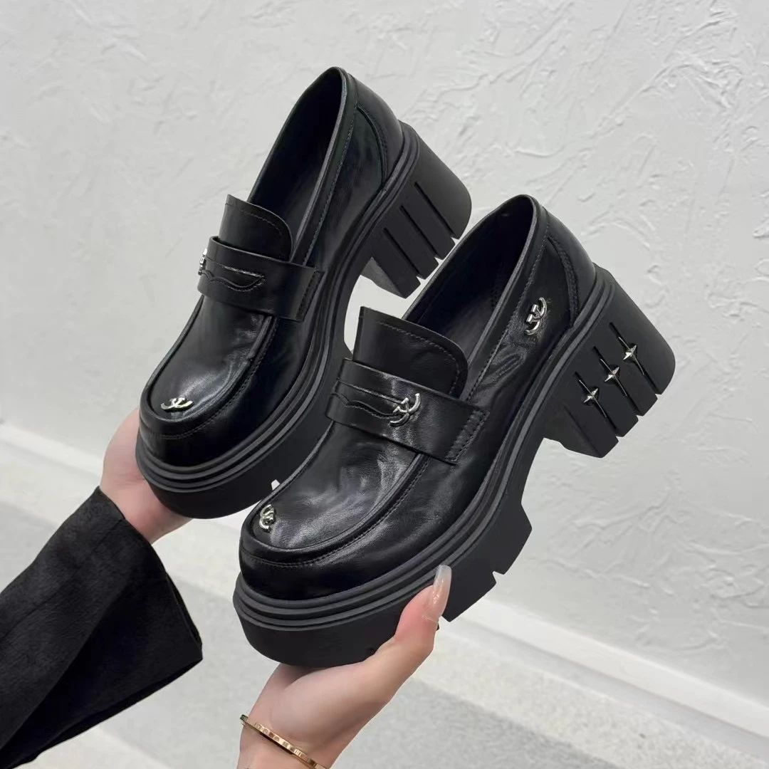 金属扣粗跟乐福鞋女2025春新款百搭圆头单鞋英伦风厚底小皮鞋