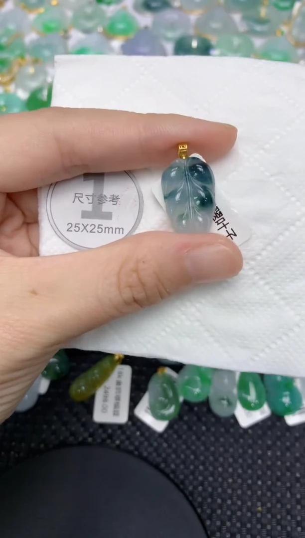 颈饰18K金镶嵌翡翠11111111