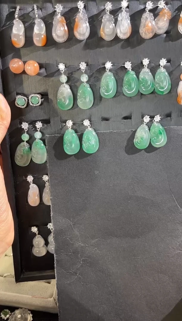 银S925镶嵌石英质玉（非洲翠）耳钉1