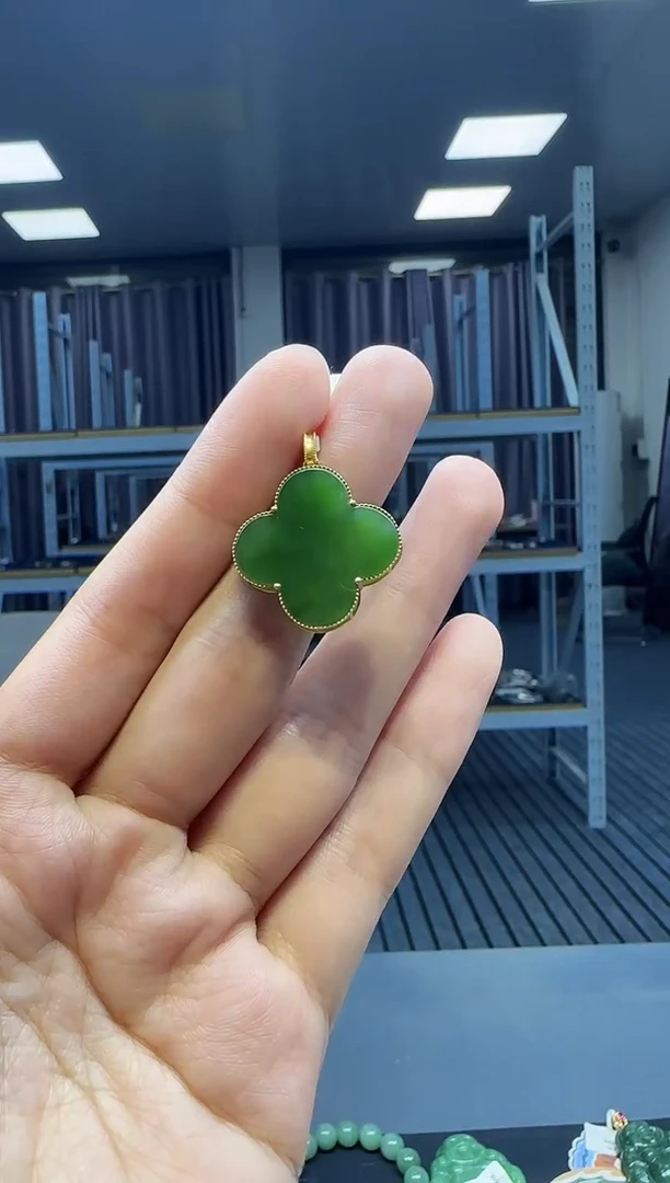 和田玉18K金镶嵌挂件1