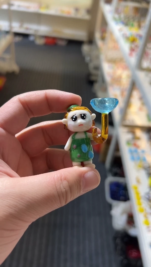 手工艺品琉璃微瑕女孩（不退换）