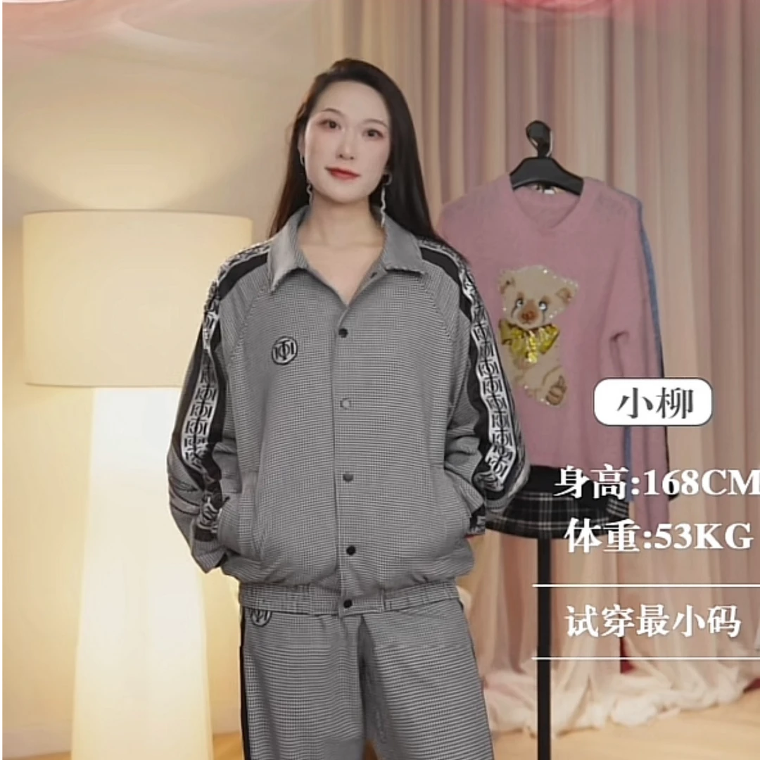店播-新款洋气翅膀烫钻夹克外套男女同款T72A27E6002