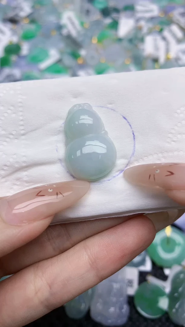 翡翠未镶嵌颈饰   天然翡翠A货