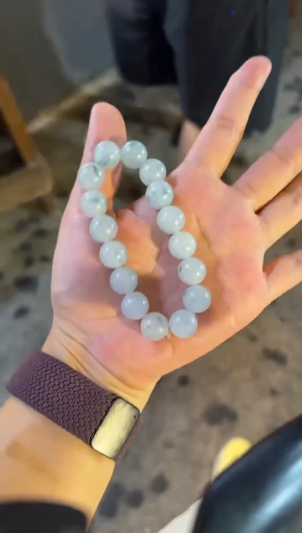 定制翡翠未镶嵌手串