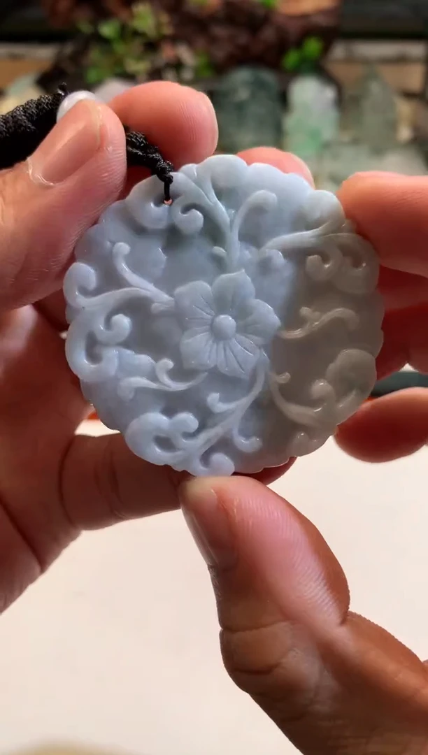 翡翠未镶嵌颈饰5/10/009