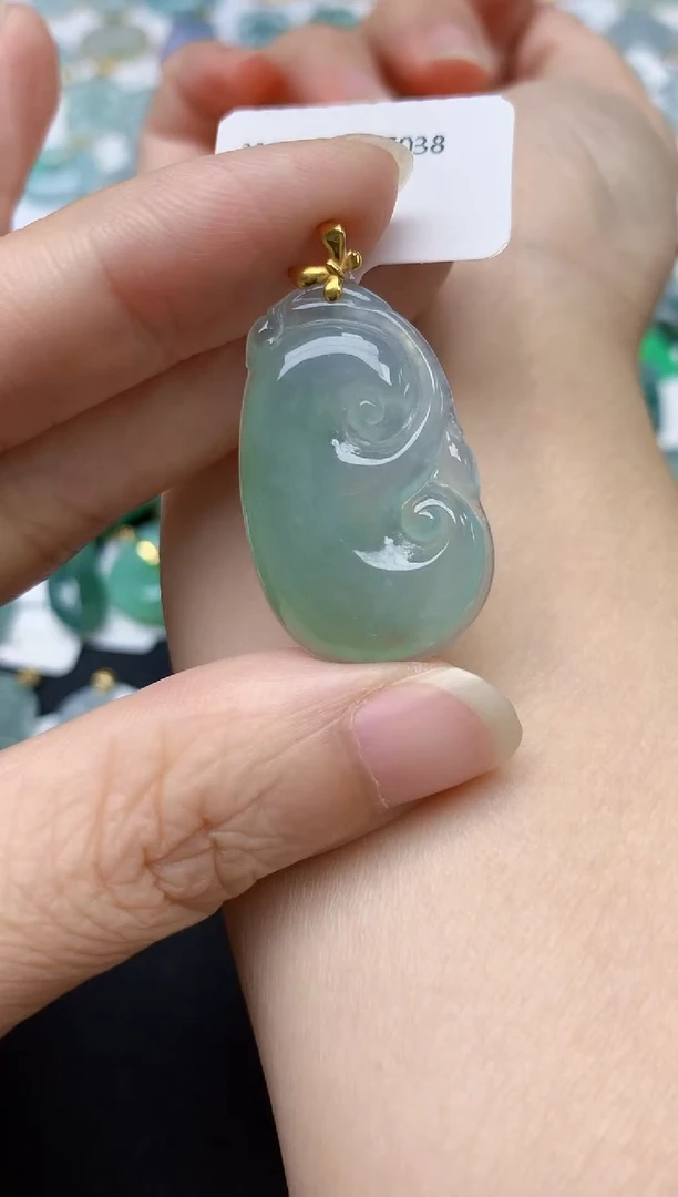 翡翠18K金镶嵌颈饰天然缅甸A货翡翠