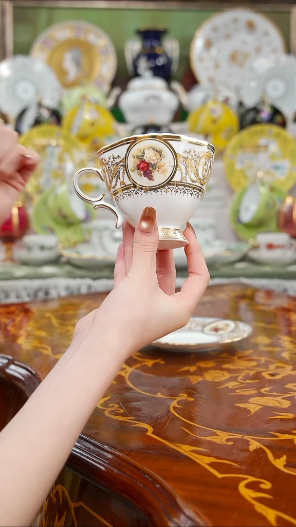 瓷婷婷中古瓷器如图所示28