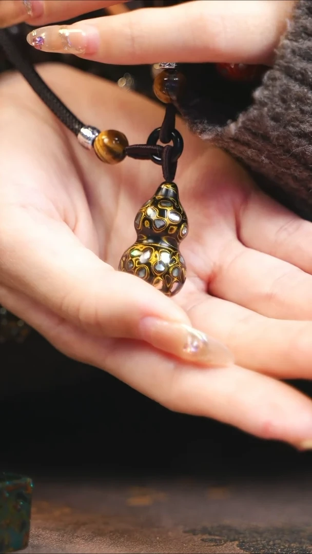 【闪购商品】黑金大漆紫光檀螺钿小脖挂