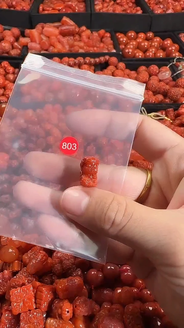 颈饰未镶嵌南红玛瑙1