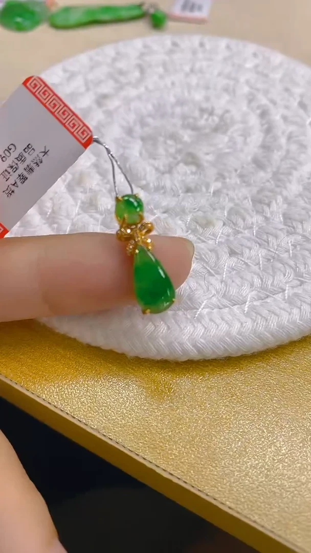 颈饰18K金镶嵌翡翠新号开播 全场乱卖