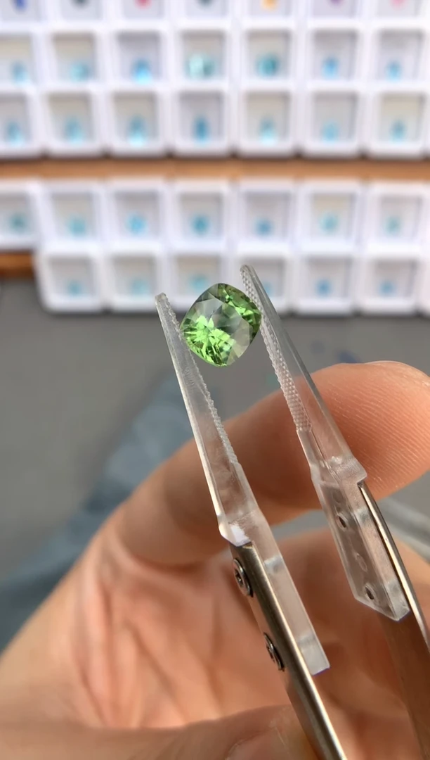 未镶嵌裸石定制橄榄石2.28ct 12061