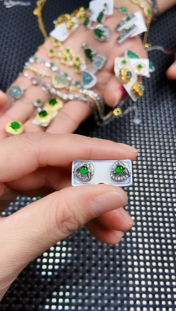 【闪购商品】翡翠耳饰未镶嵌111111111