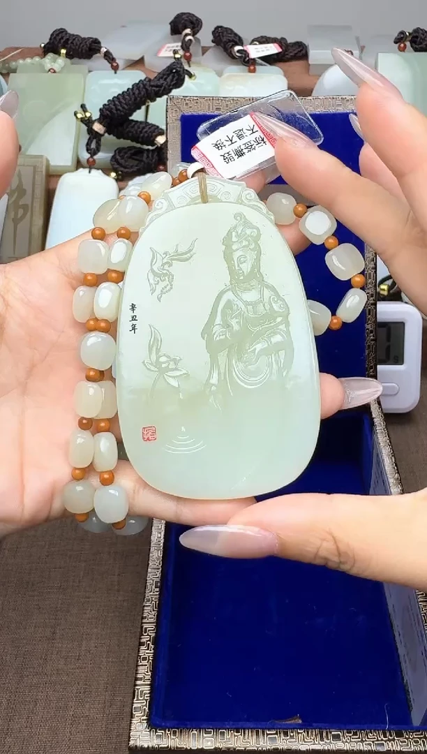颈饰未镶嵌和田玉1