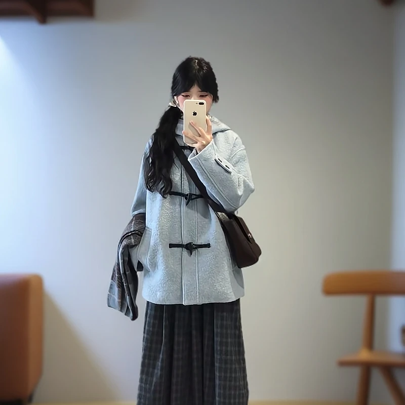 手工编织牛角扣大衣韩版休闲连帽挂脖短款毛呢外套格子红色套装