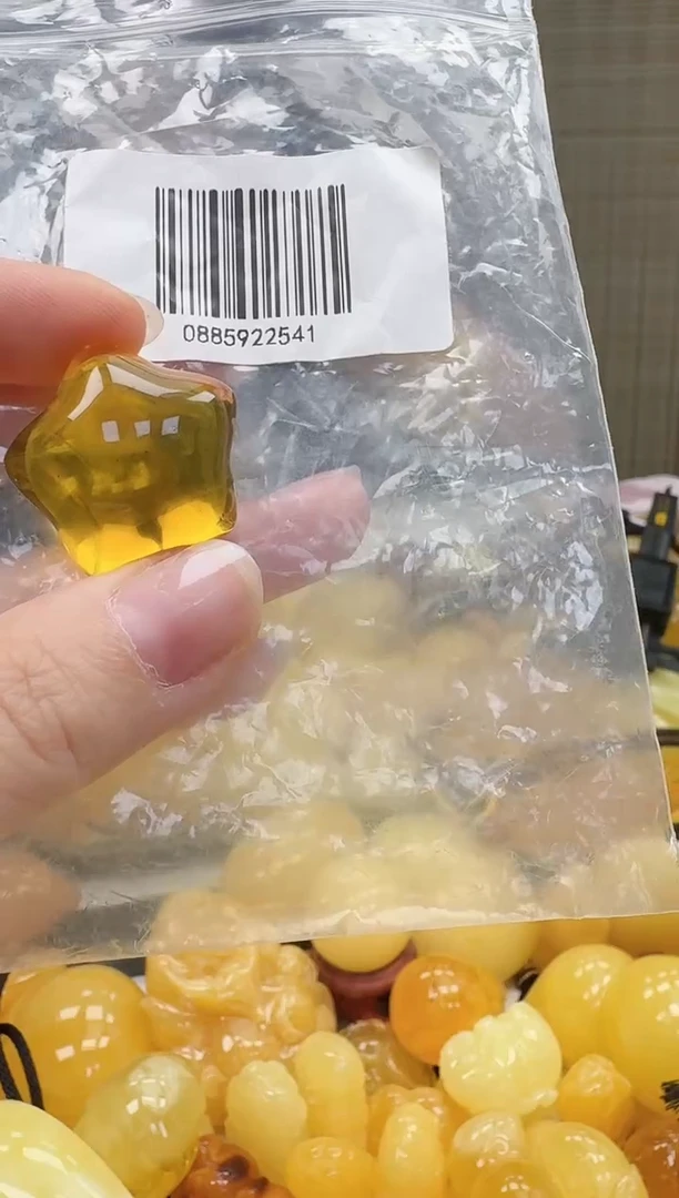 裸石琥珀未镶嵌如图