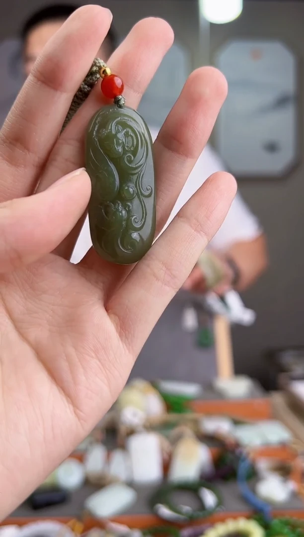 颈饰未镶嵌和田玉一物一证 拍一单发一个