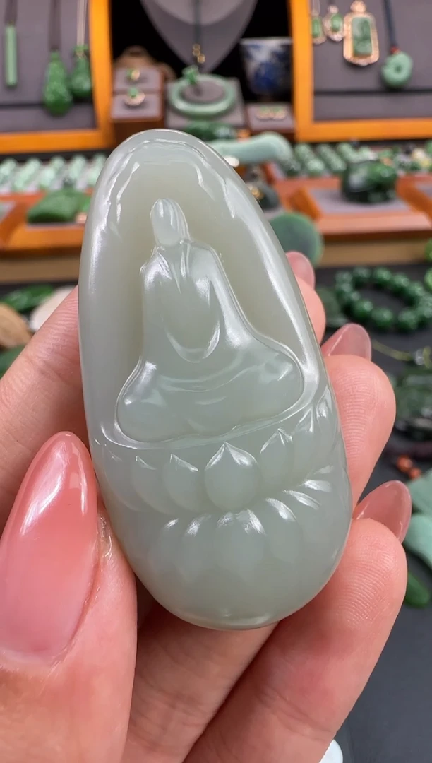 和田玉未镶嵌颈饰小*密吊坠