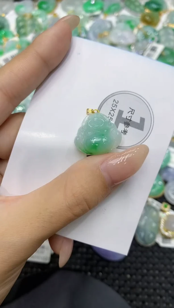 颈饰18K金镶嵌翡翠111111111111