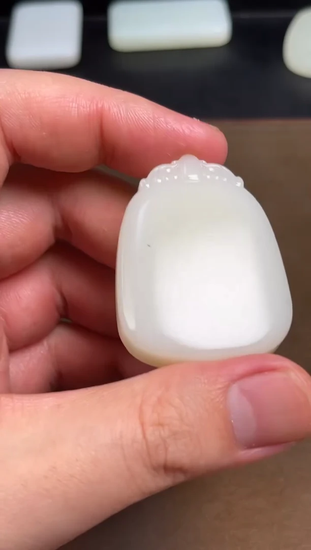 【闪购商品】和田玉颈饰未镶嵌50带点