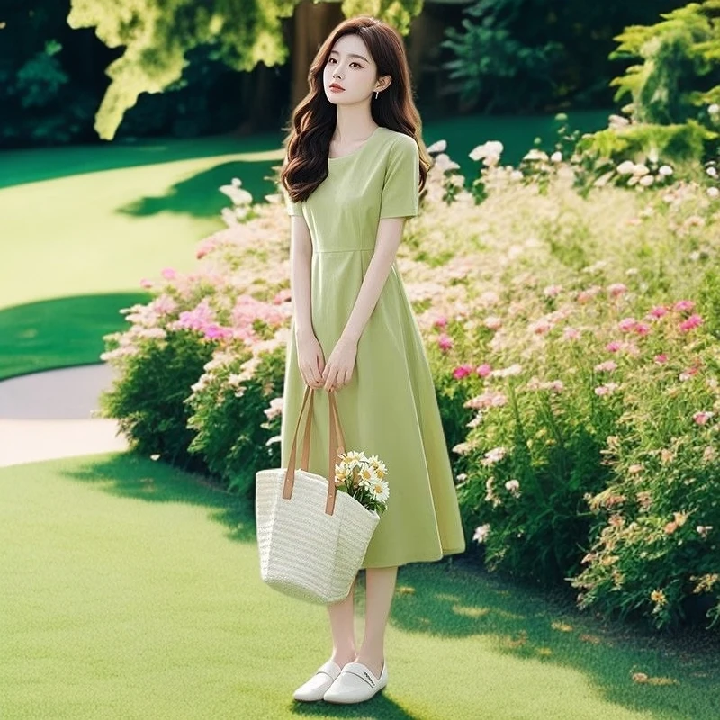 盛夏连衣裙女生洋气约会度假风极简绿色法式长裙显瘦收腰气质裙子