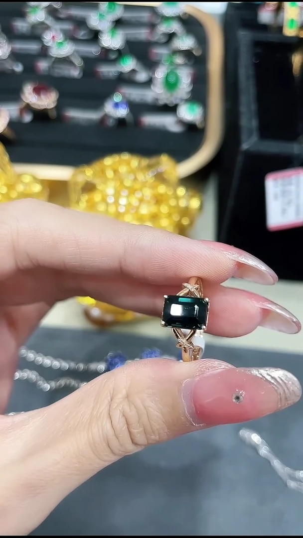 戒指18K金镶嵌碧玺32423423