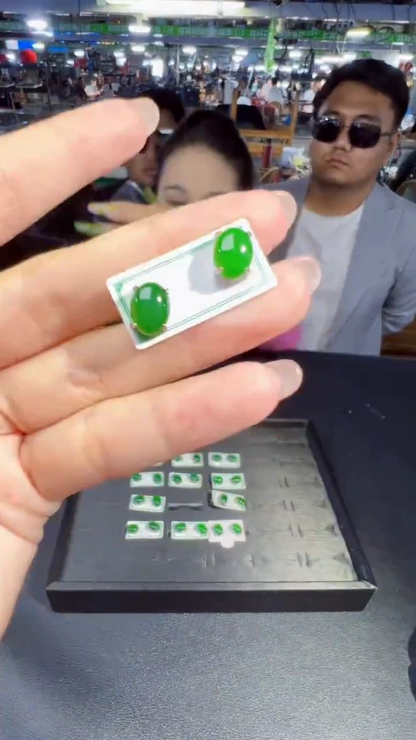 翡翠未镶嵌耳饰耳钉商品多样性发货1