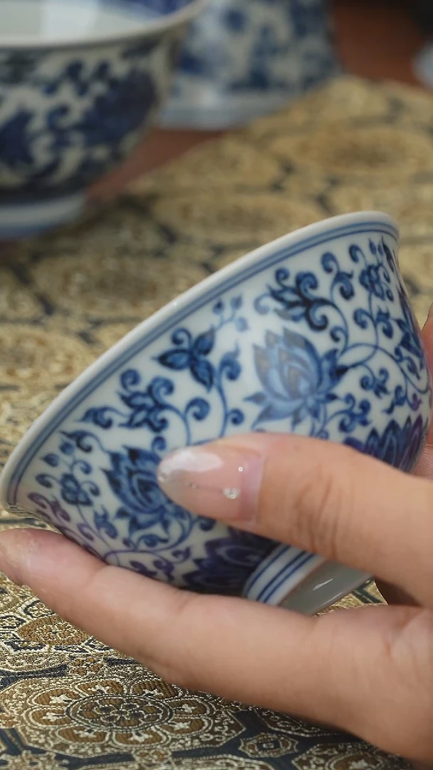 盖碗舜瓷缠枝莲撇口杯
