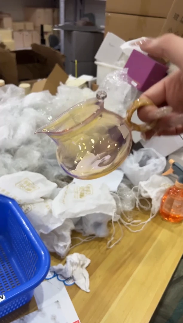 熏银粉色带把公杯