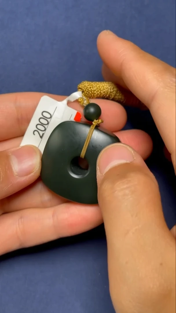 和田玉未镶嵌颈饰1