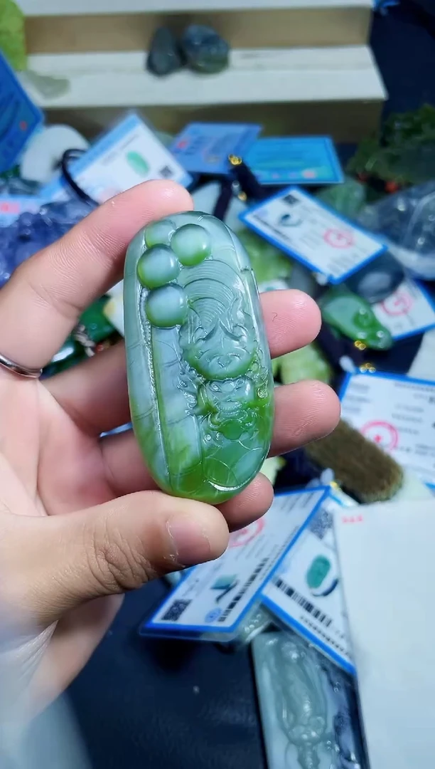 颈饰未镶嵌和田玉1