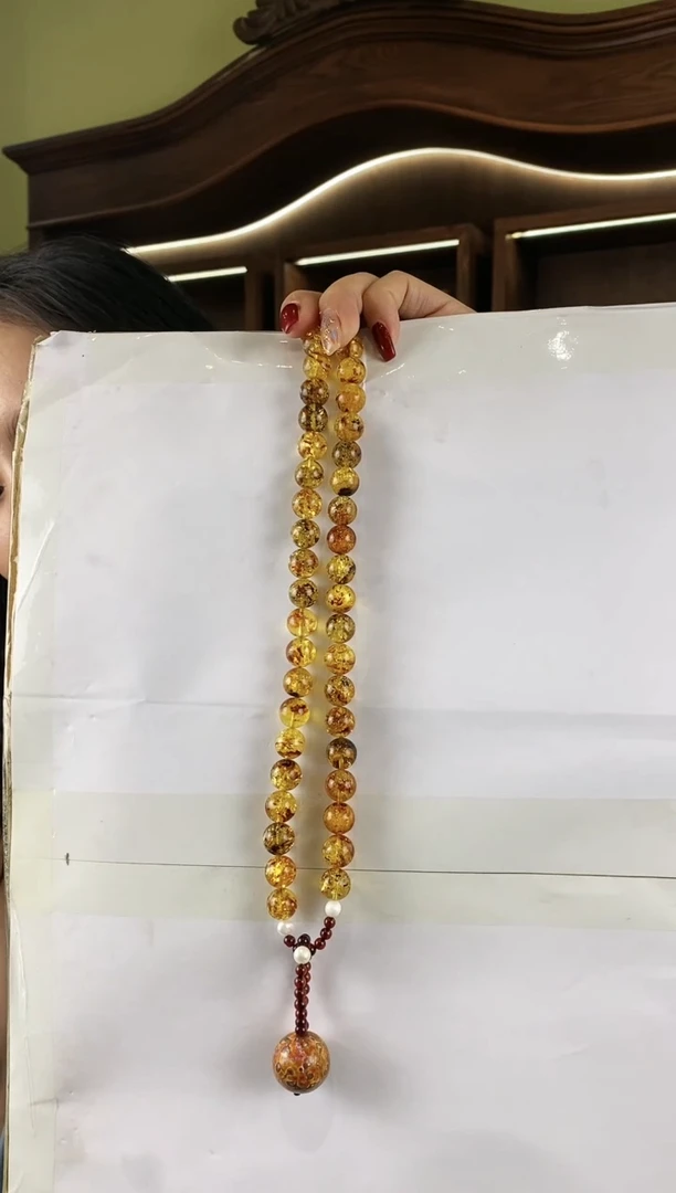 未镶嵌颈饰琥珀多样性发一