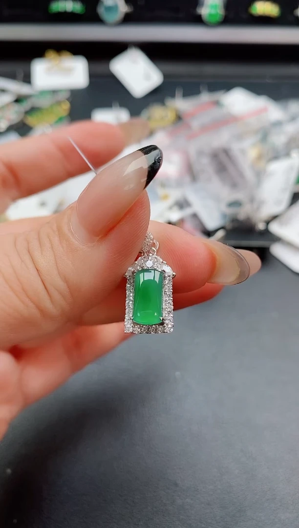吊坠(赠链)银S925镶嵌翡翠1