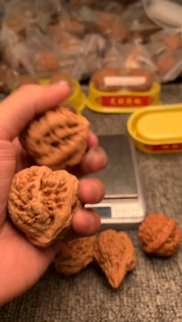 【闪购商品】文玩核桃吊坠粗劲