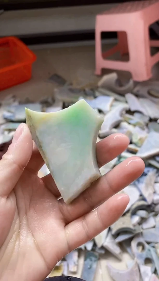 翡翠把件未镶嵌天然翡翠087