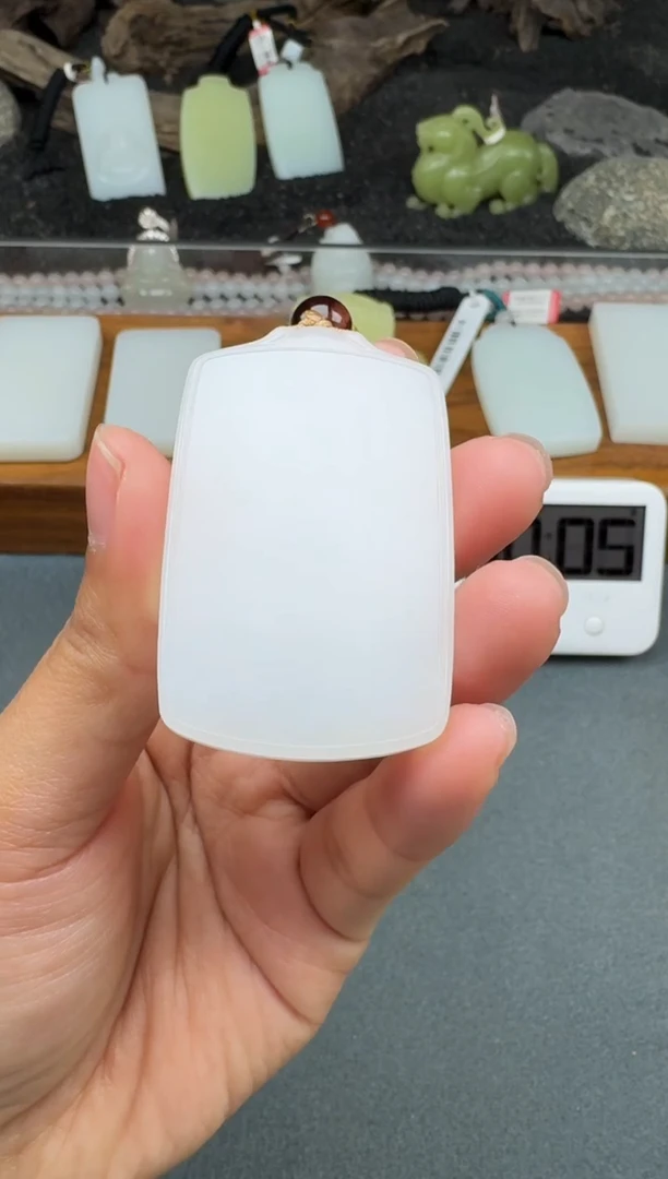 颈饰未镶嵌和田玉1