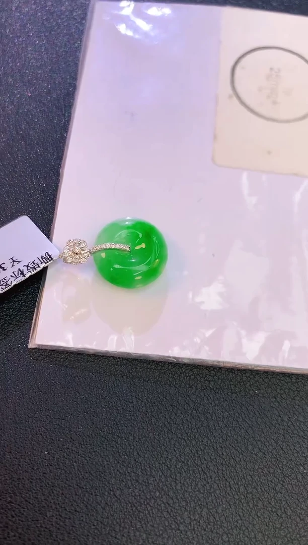 翡翠18K金镶嵌颈饰赠礼盒证书 麦麦