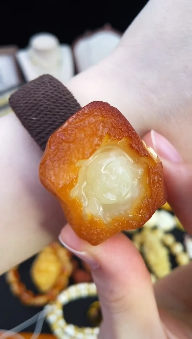 琥珀未镶嵌珠宝奇石柒月