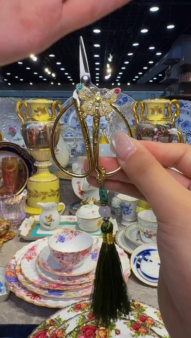 骨瓷娜娜中古器物如图所示55