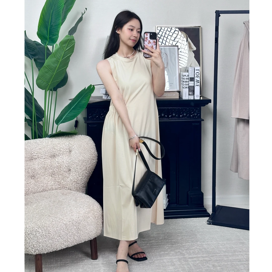 未使用 MaxMara weekend 现货 百搭圆领无袖连衣裙 CQ0186