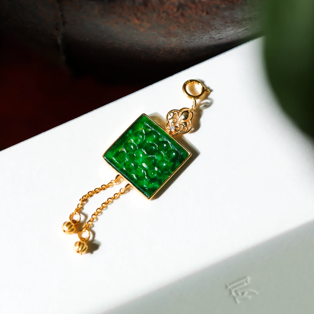 【意婵】《空谷幽》18K金精工镶嵌辣绿色老翡翠吊坠（不含链）-909477